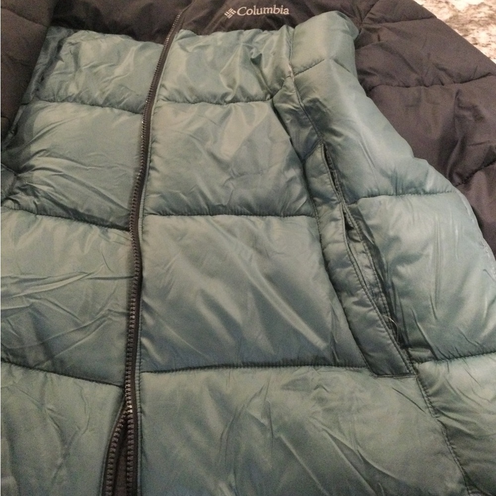 Columbia Men's Forest and Midnight Puffer Jacket